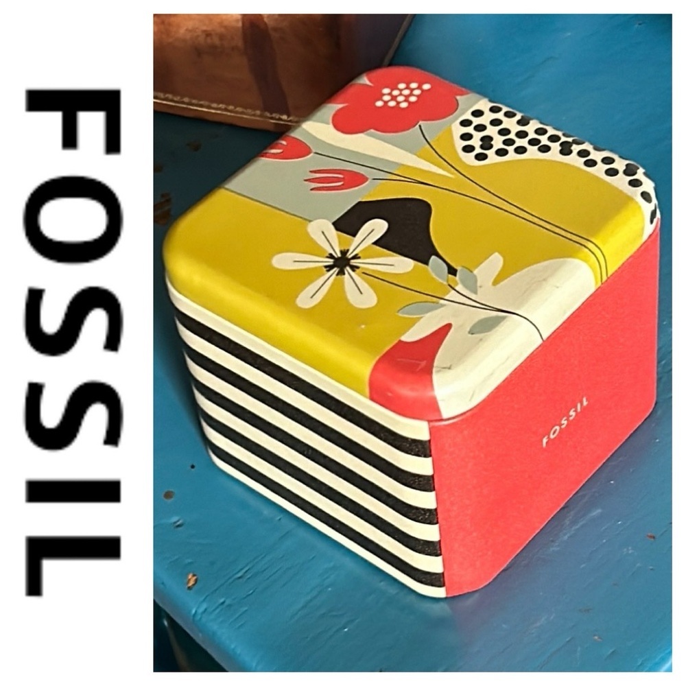 FOSSIL Metal Watch Box - Picture 2 of 9